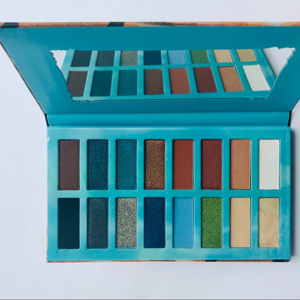 OKALAN SANDBEACH 16 COLOR EYESHADOW PALETTE